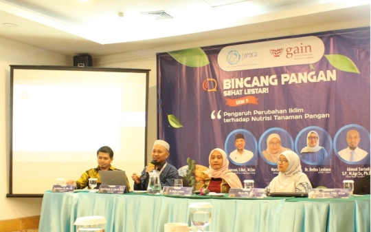 Climate Change Does Not Only Threaten Food Production But Also Crop Nutrition Climate Change Does Not Only Threaten Food Production But Also Crop Nutrition